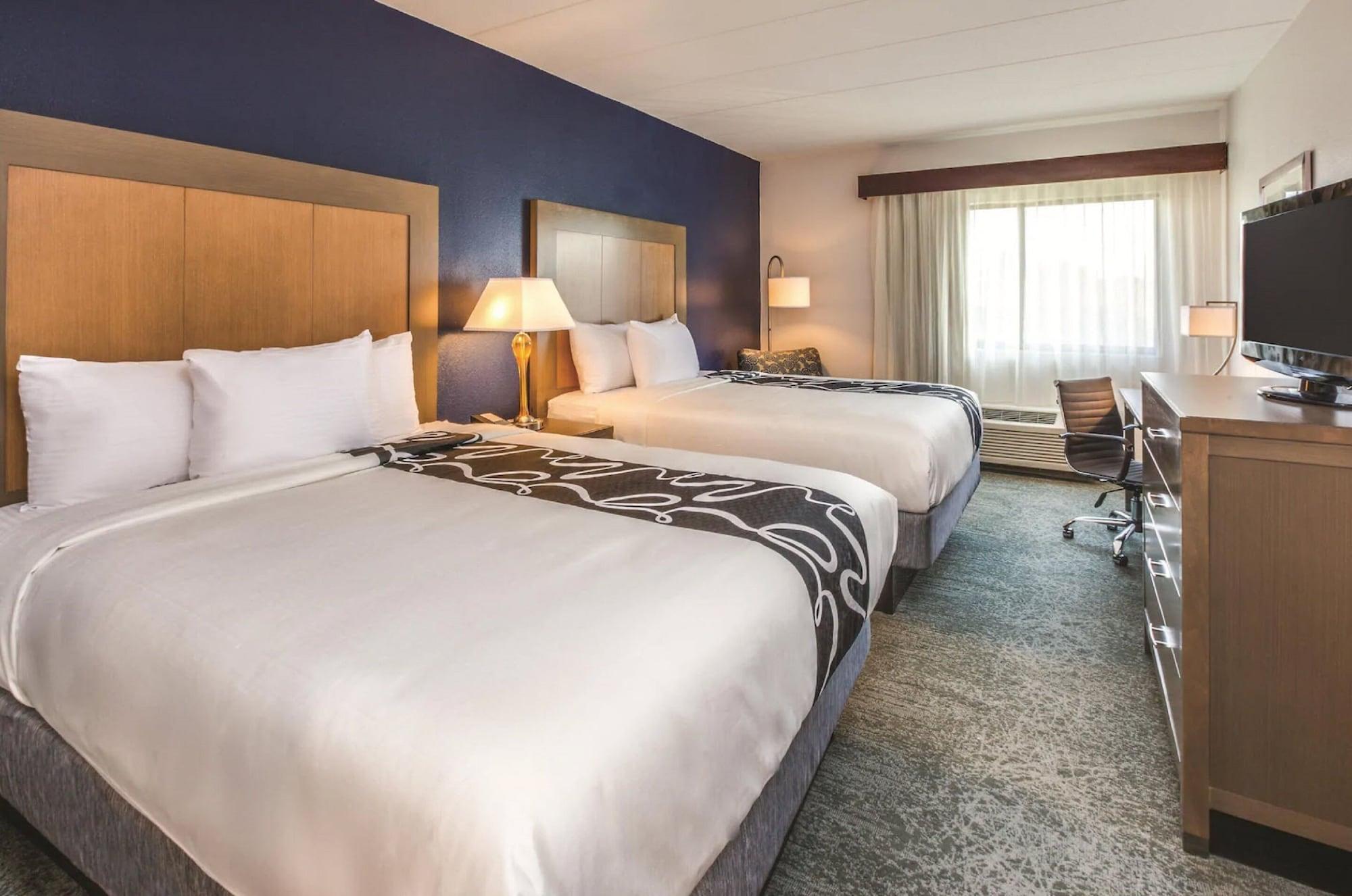 Hotel La Quinta By Wyndham Philadelphia Airport à Essington Extérieur photo