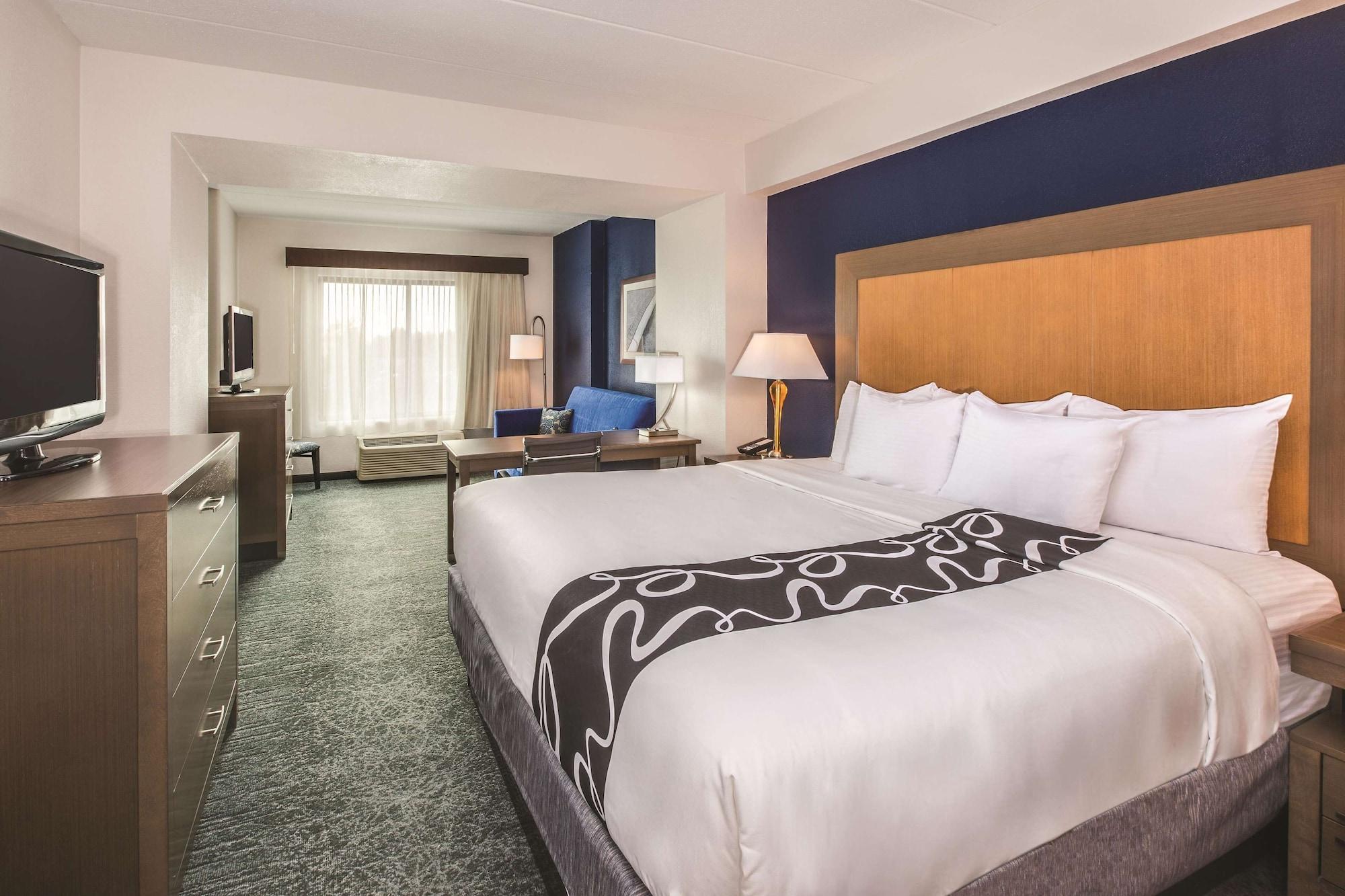 Hotel La Quinta By Wyndham Philadelphia Airport à Essington Extérieur photo